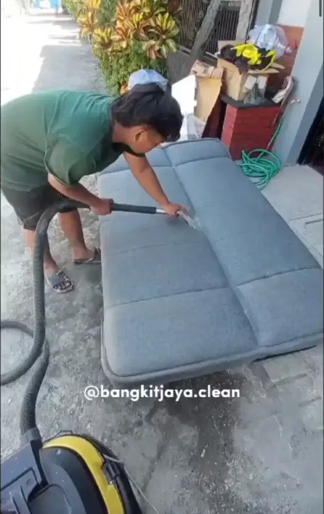 Melayani jasa cuci sofa springbed jok mobil dan karpet