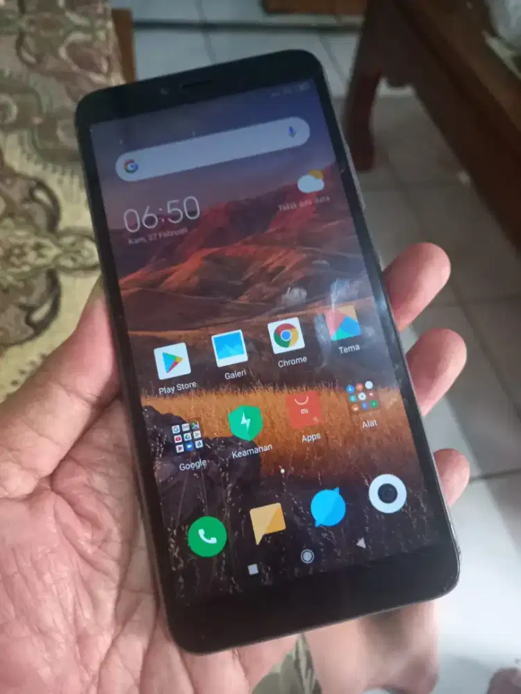 Xiaomi redmi s2.. 3/32.. hp jadul msh ok punya.. murrah ja