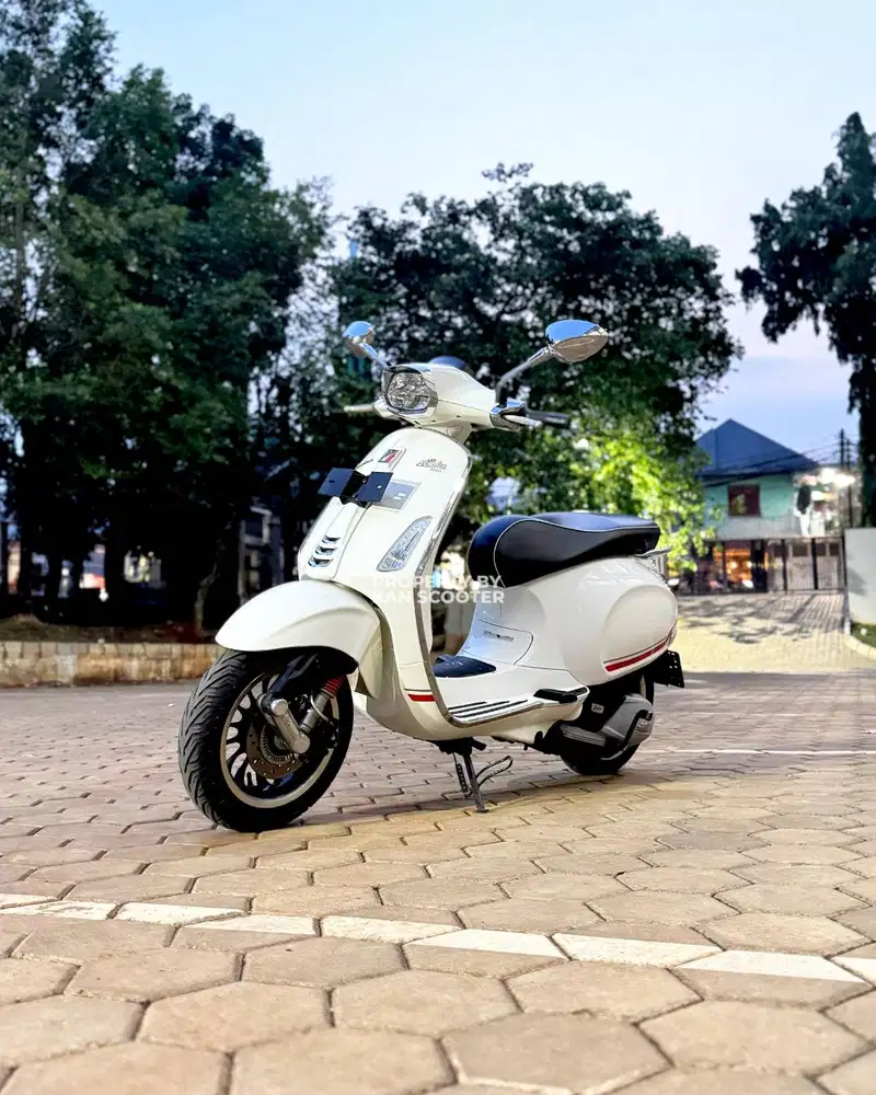 JUAL MURAH VESPA SPRINT 150 iGET ABS FACELIFT 2019 MULUS