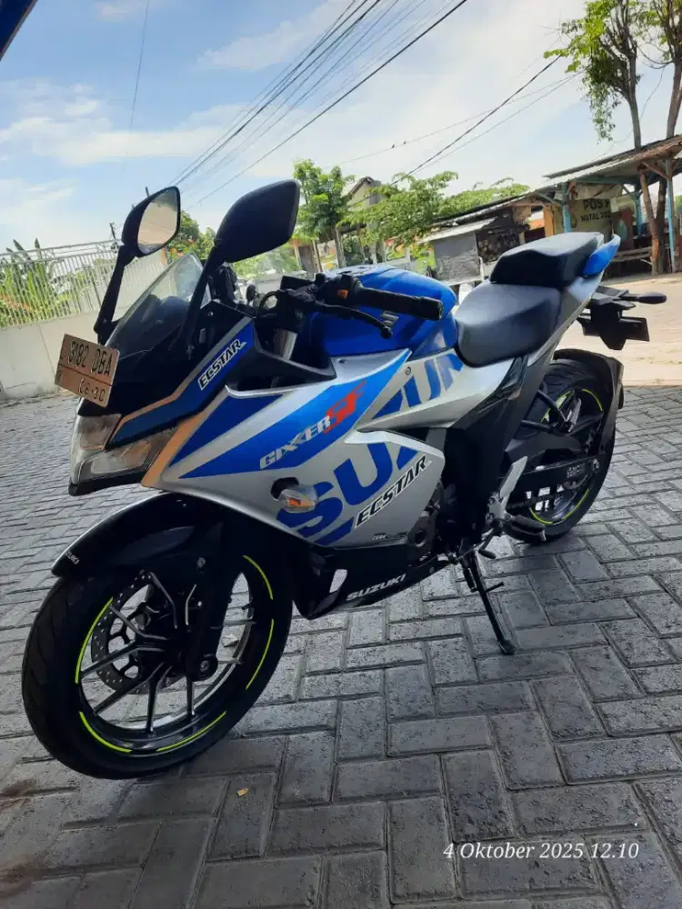 Suzuki 250 cc gixxer abs