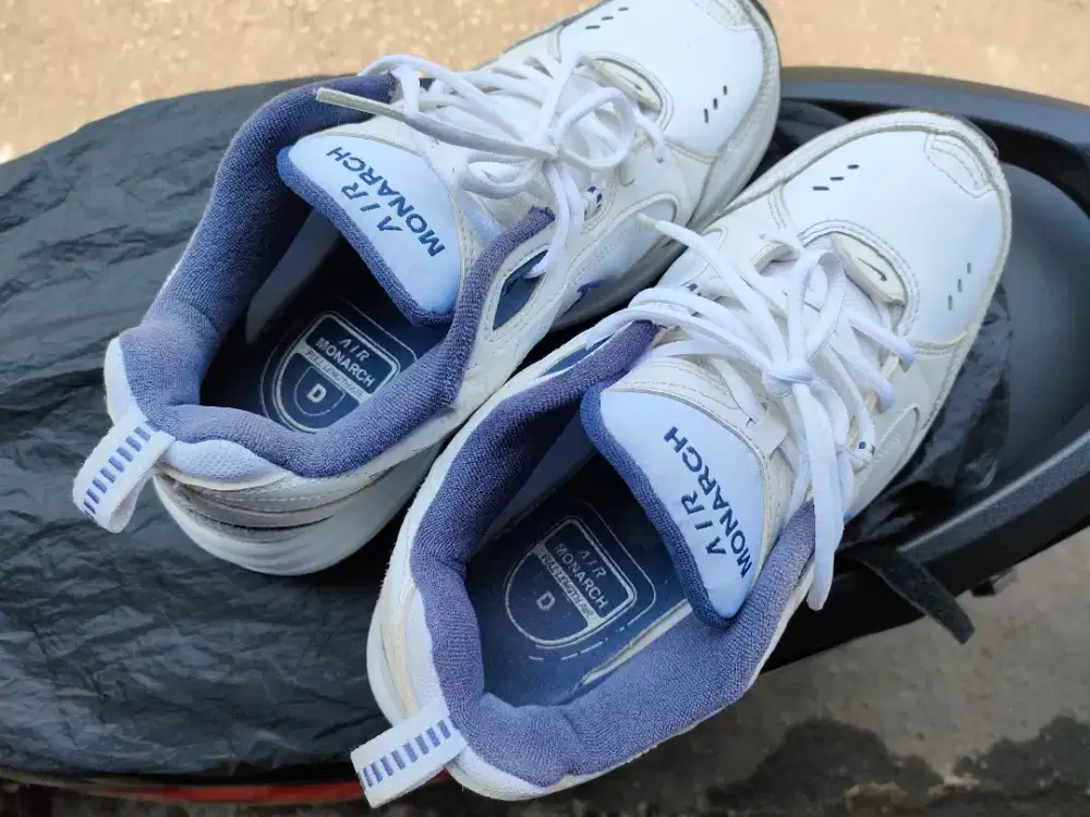 Nike Air Monarch Size 43