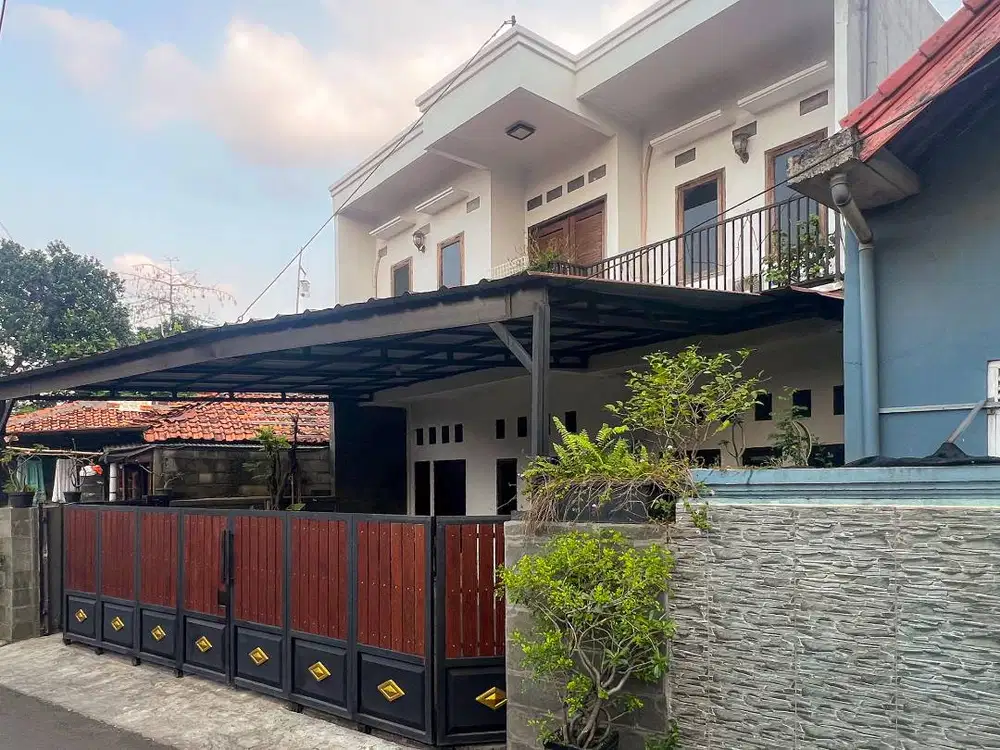 Rumah Secondary Premium Tanjung Barat. Jakarta Selatan.