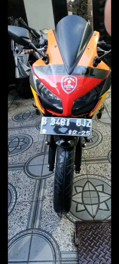 cbr 250 built up 2015 akhir sangat terawat mesin dijamin km 3000 asli