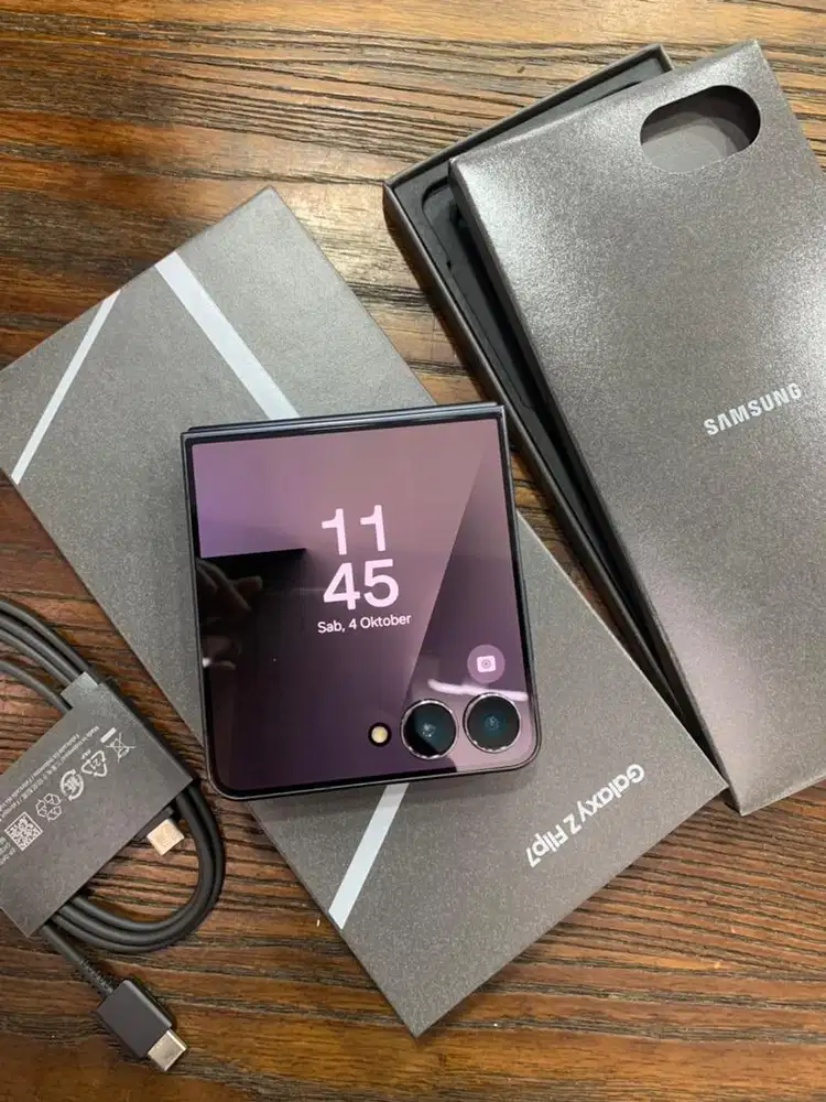 Samsung Galaxy Z Flip 7 8/256GB Second Garansi Sein Resmi