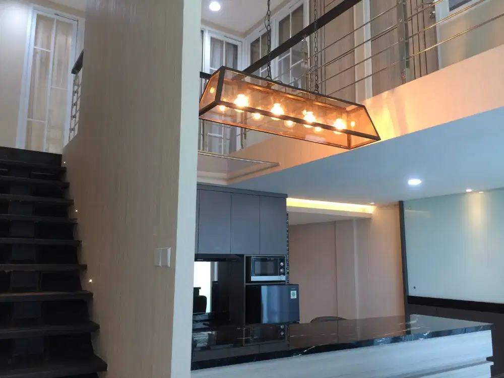 LUXURIOUS OFFICE & LIVING (SOHO)