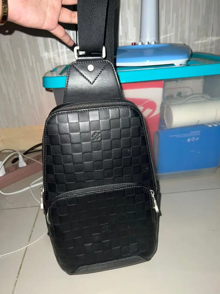 Sling bag louis vuitton