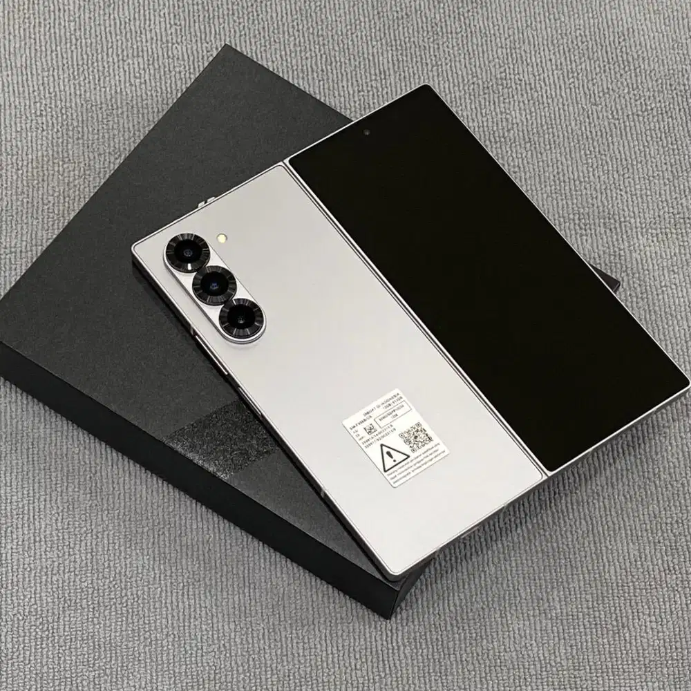 Samsung Galaxy Z Fold 6 12/512GB Silver Shadow Fullset Ori