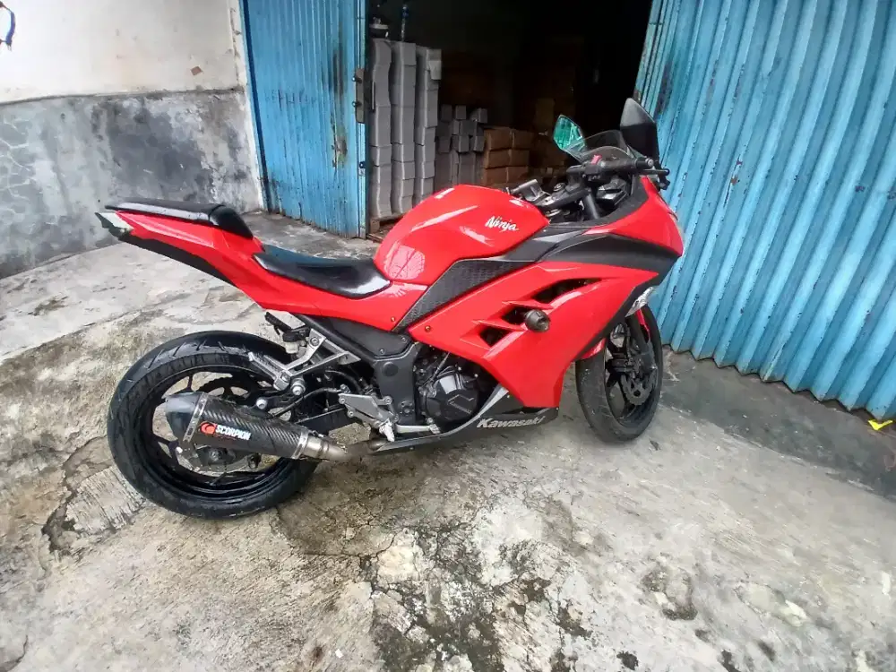 Di jual motor kawasaki ninja 250 fi