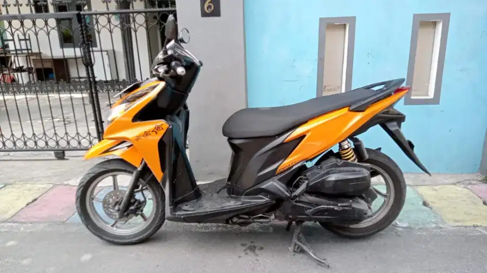 vario 125 fi 2012 oranye mulus bagus mesin sehat
