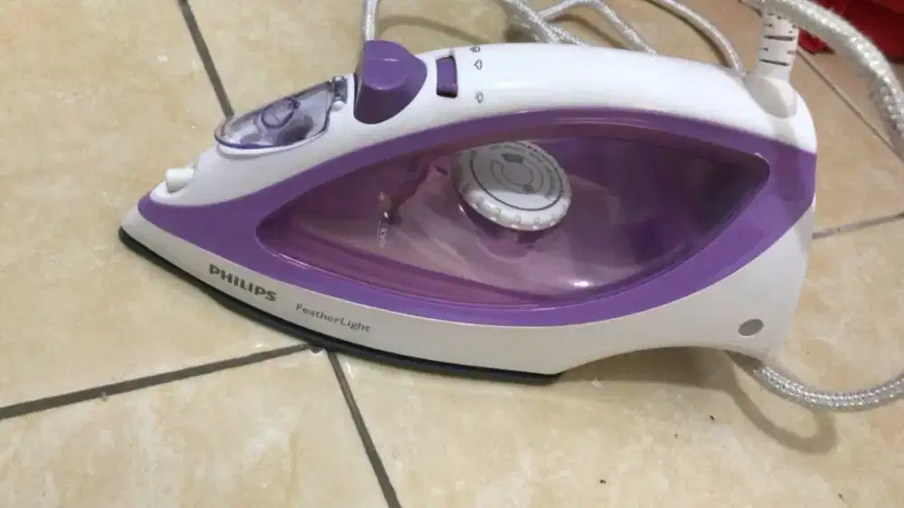 Setrika uap philips featherlight GC1418