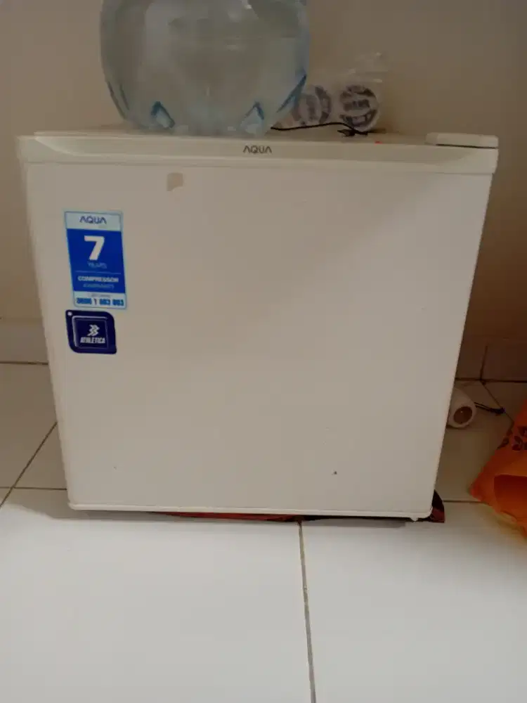 Kulkas aqua 1 pintu