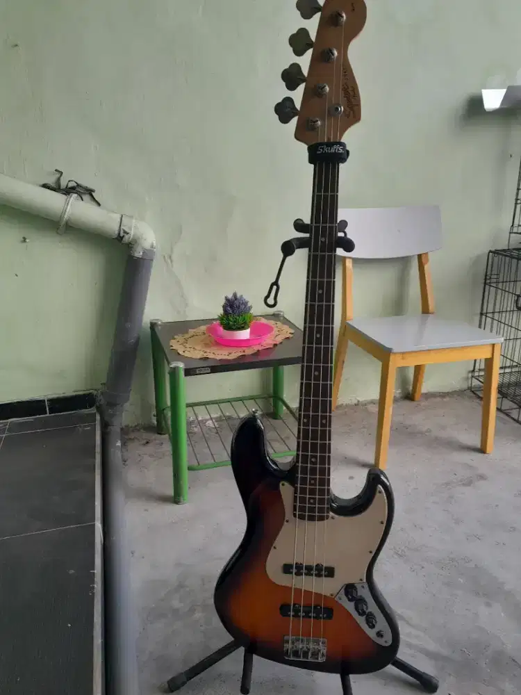 Squier Jazz Bass 4 senar