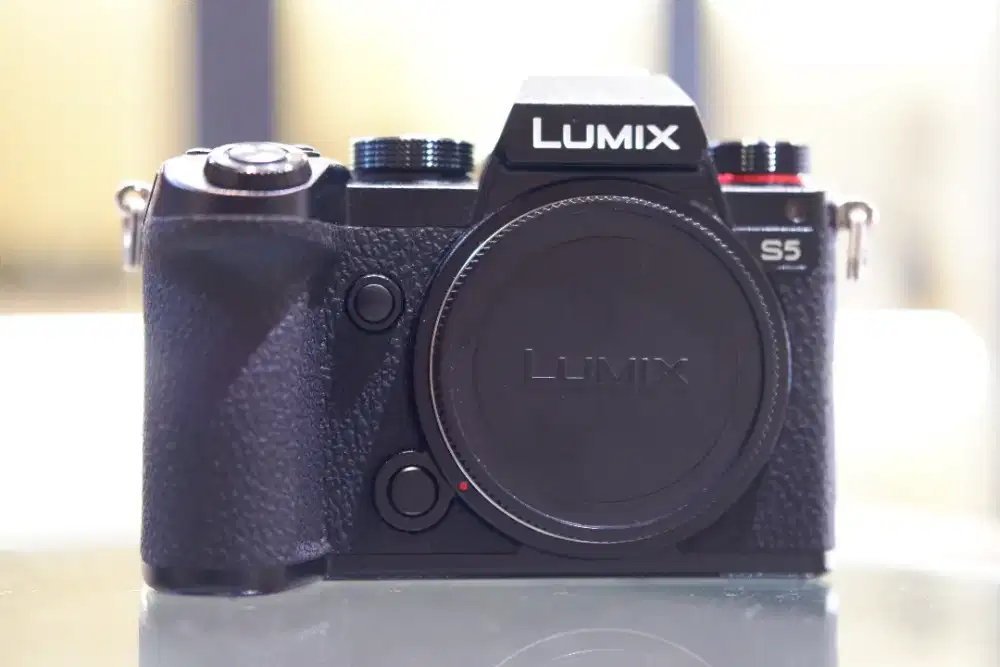 Kamera Panasonic Lumix S5 Body Only FULLSET BOX. Good Condition