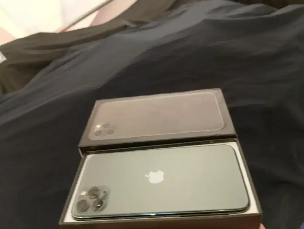 Iphone 11 pro max 256gb paasti sudah baru