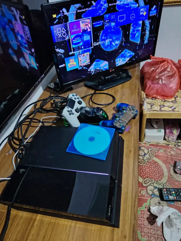 PS4 seri 11 2stik BD 1TB games banyak