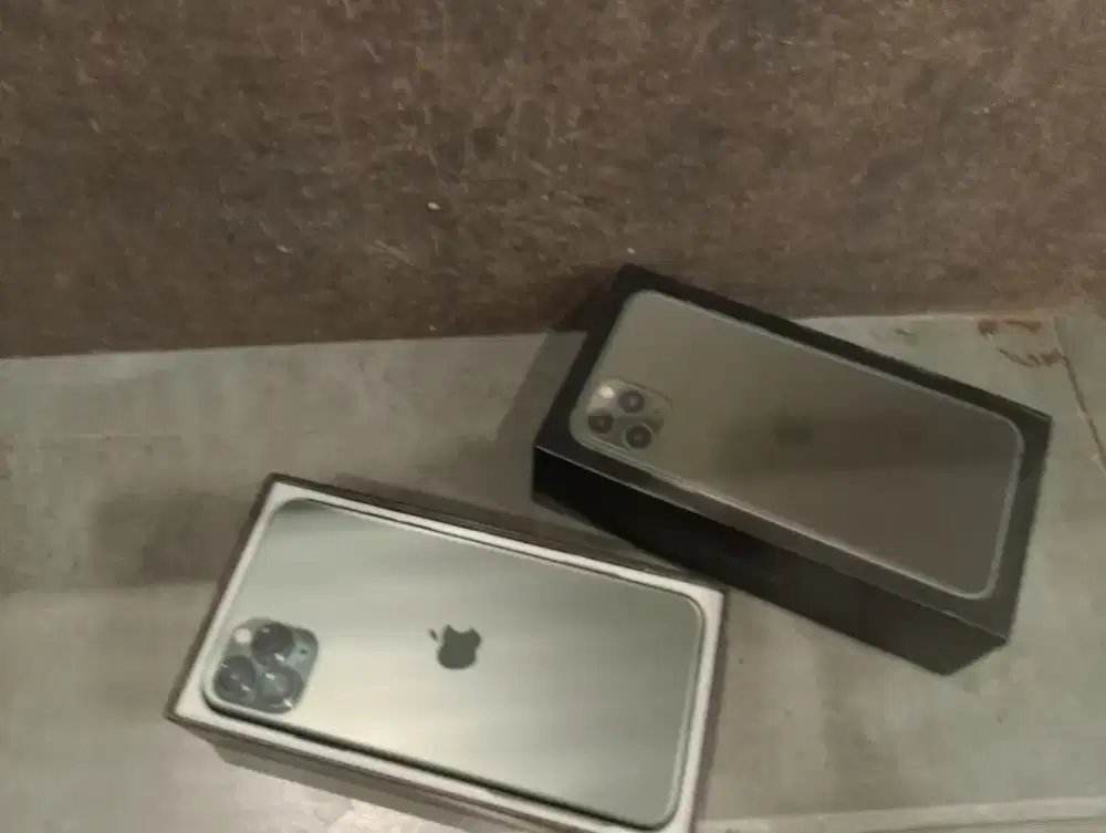 Iphone 11 pro max 256gb masih baru