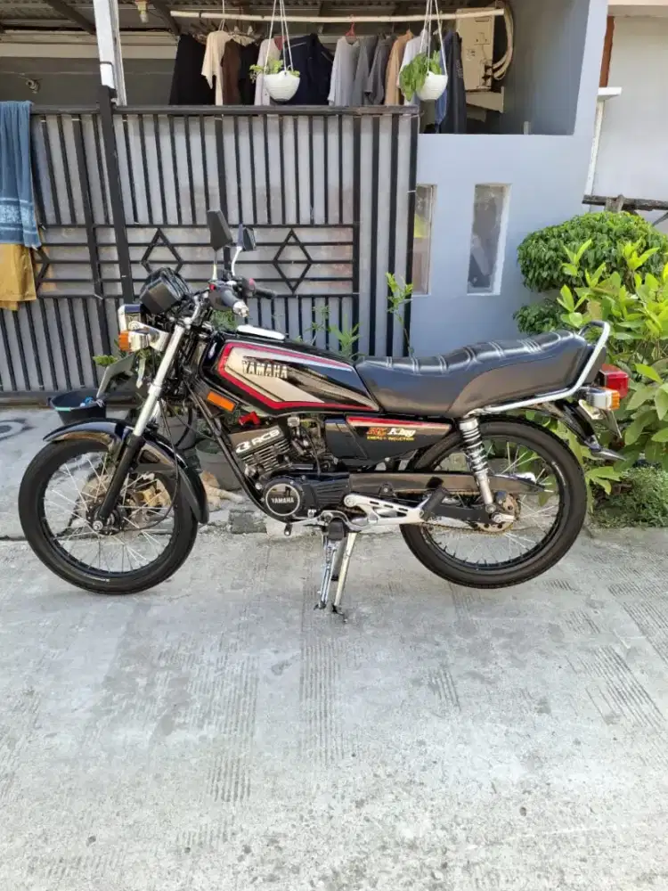Yamaha RX king warna hitam 2001
