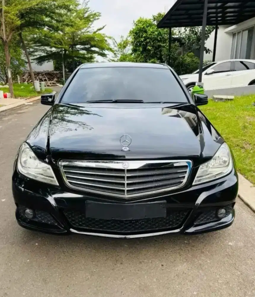 Mercedes-Benz C200 2012 Bensin