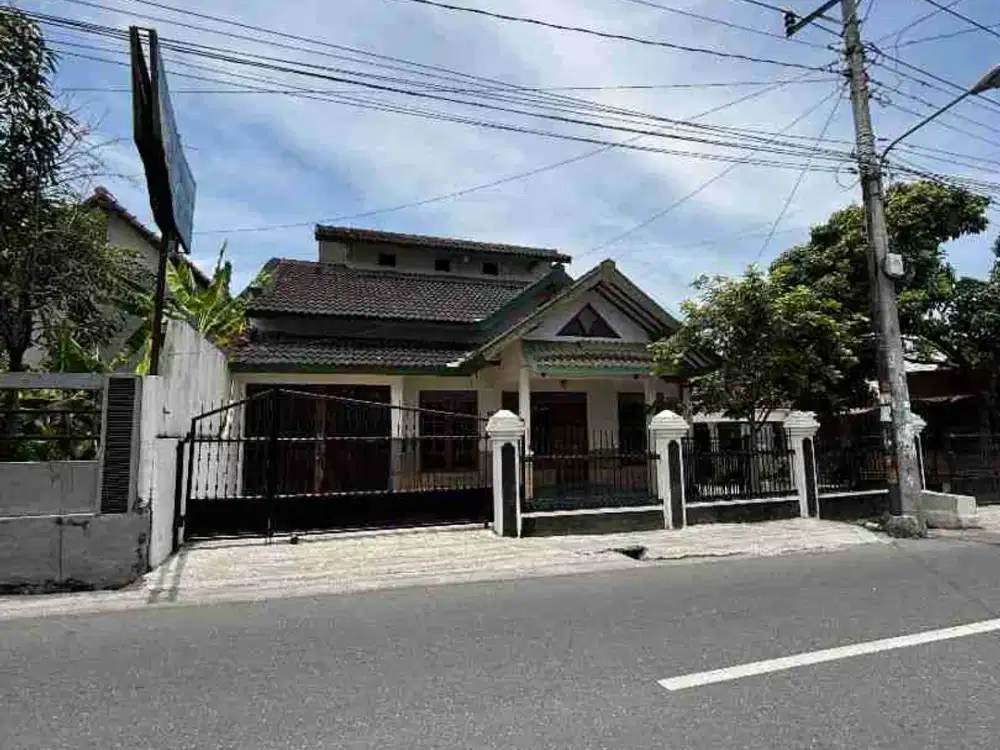 Rumah luaa strategis cocok utk kantor di Palagan