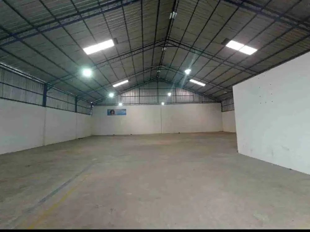 Di sewakan gudang & kantor dkt Mitra karang anyar