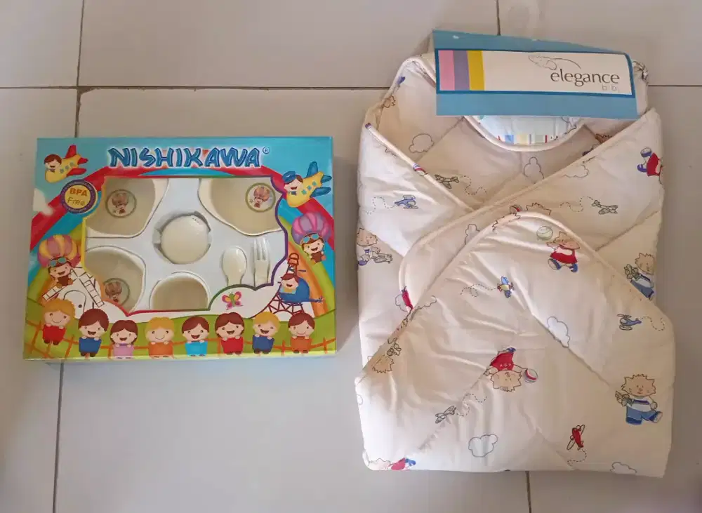 Selimut topi dan tempat makan bayi