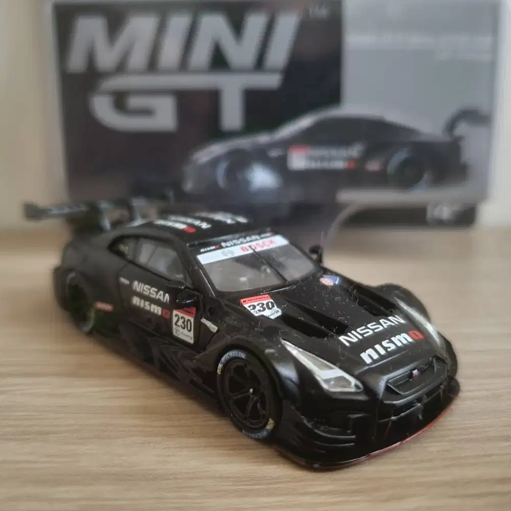 Mini GT 594 Nissan GT-R Nismo GT500 #230 1/64 (2021 Prototype, GTR)