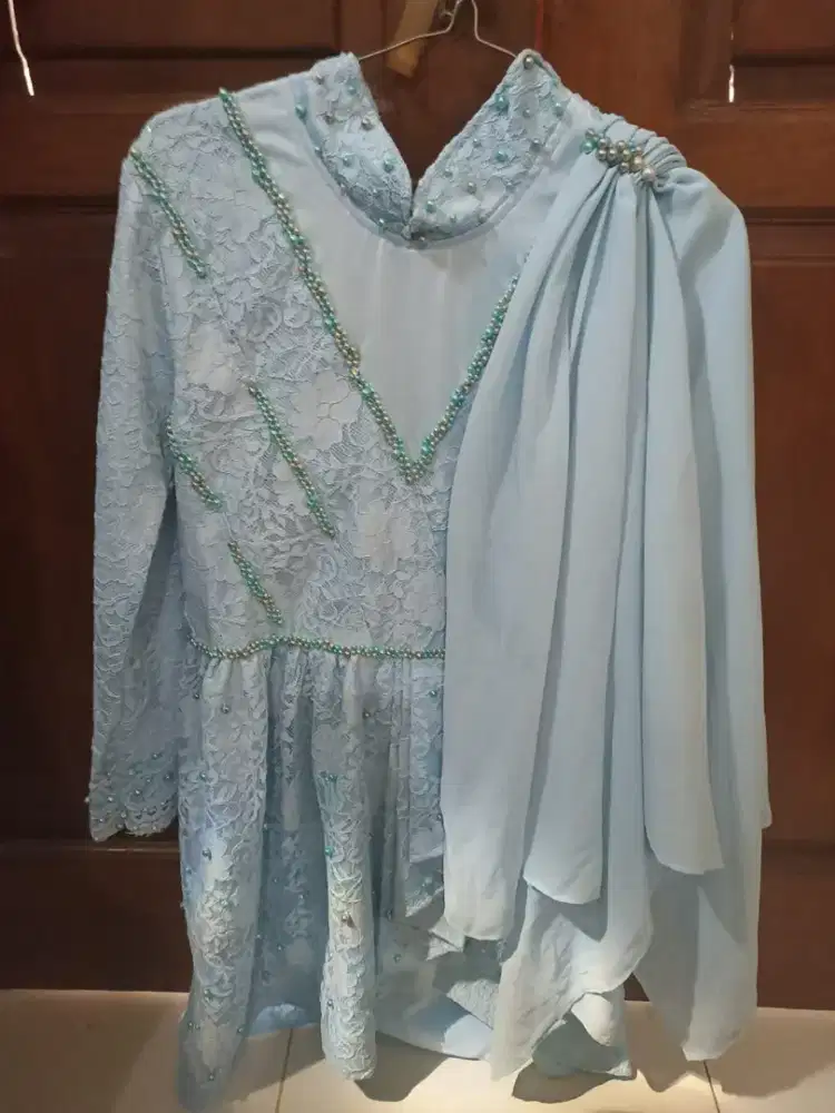 Kebaya atasan brukat lamaran