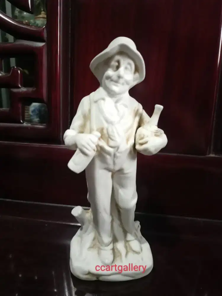 Patung porcelain eropa lawas