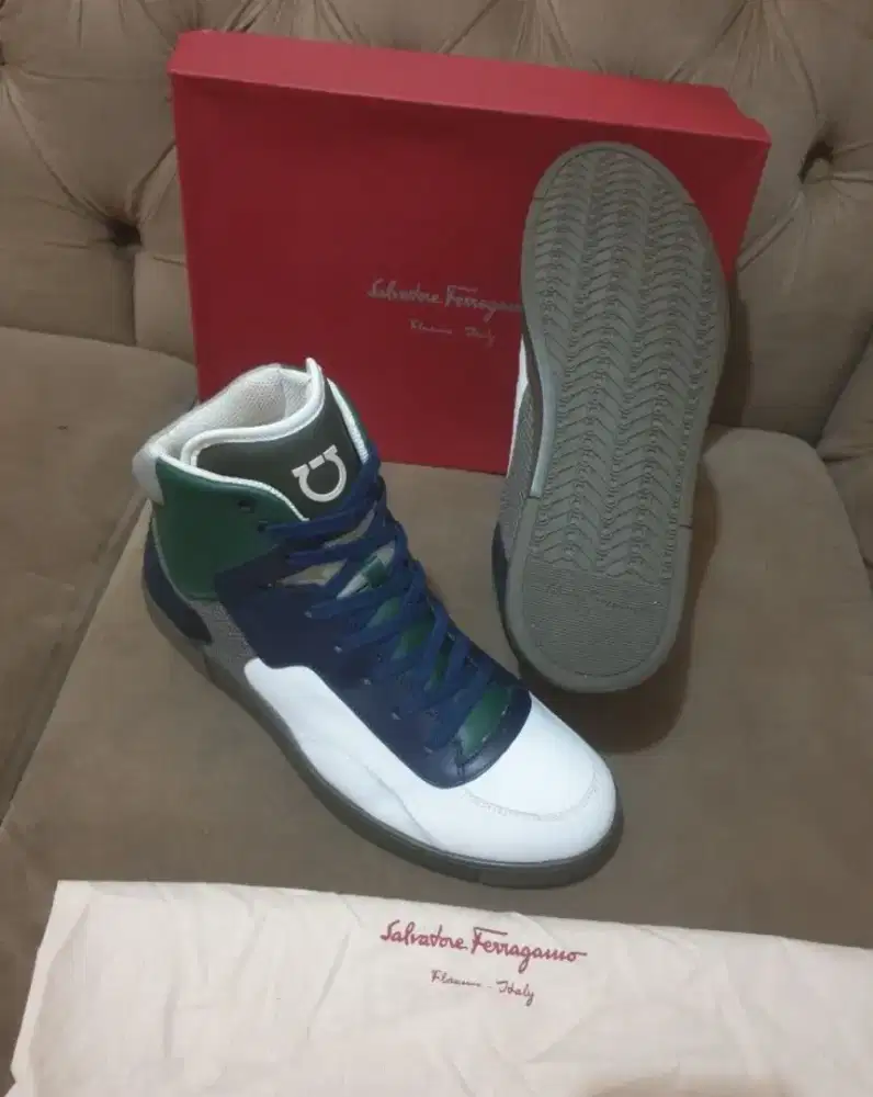 Sepatu pria snakers salvatore feragamo original size 43