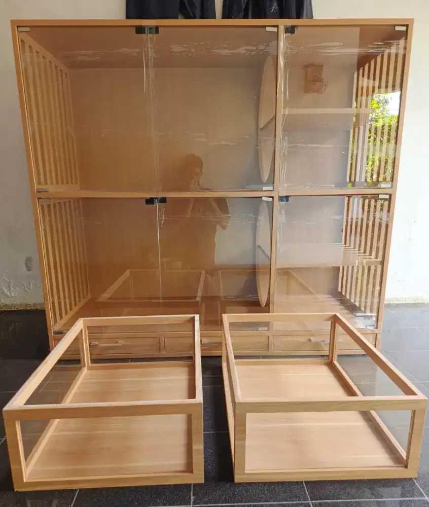 Kandang Kucing Melahirkan Bahan Kayu Kaca Model Cabinet Tingkat 2