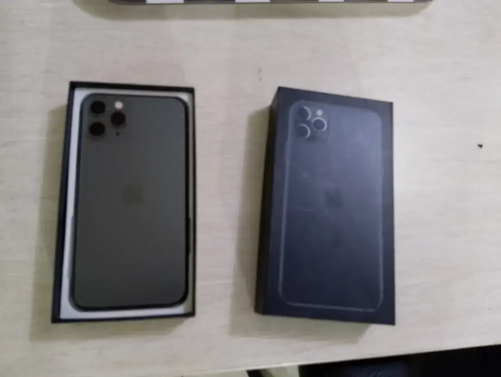 Iphone 11 pro max 256gb yakin baru