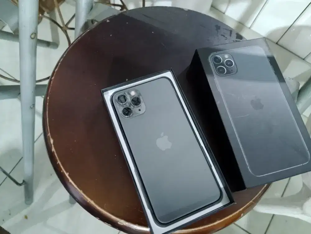 Iphone 11 pro max 256gb yg pertama