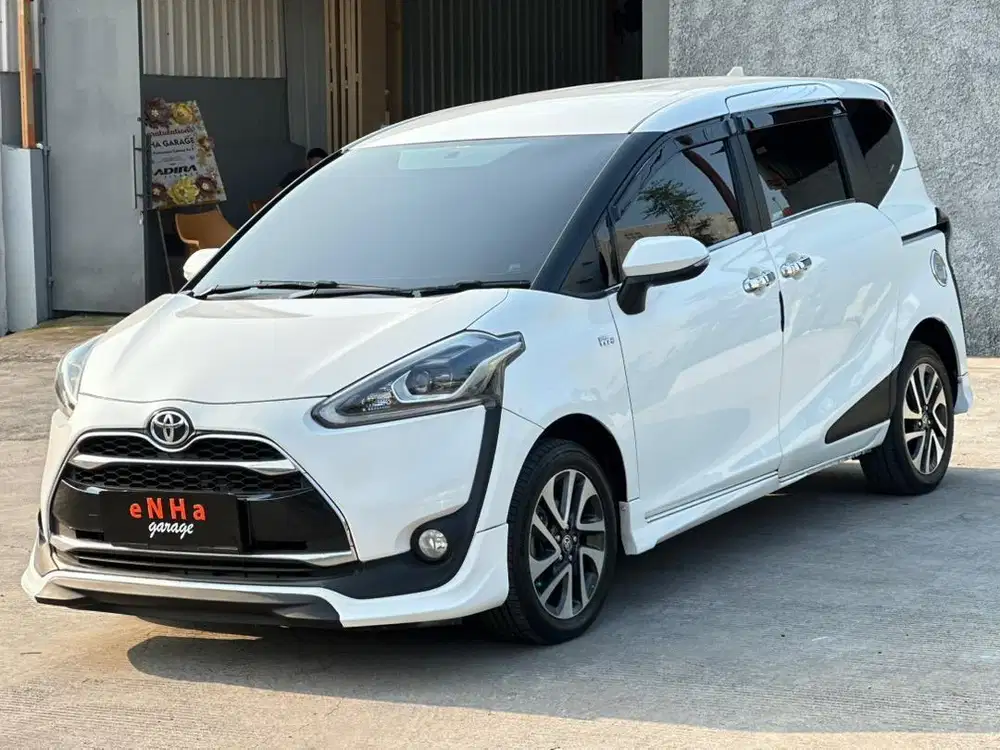 Dp 7jt.. Toyota Sienta Q 1.5 A/T 2016.. eNHa garage Semarang..