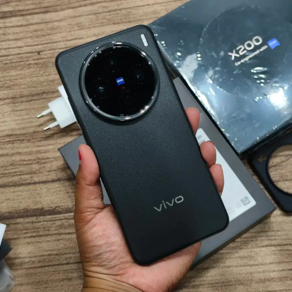 vivo x200 256GB like new