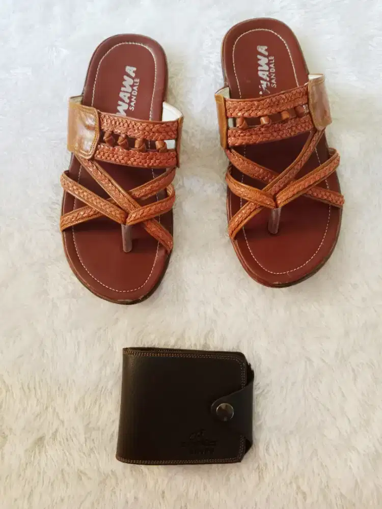 Sandal kulit pria dari turki size 40 + dompet kulit harga 70  net pas