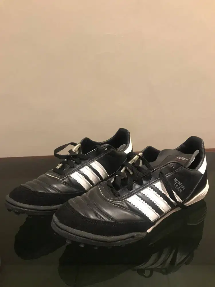 Sepatu Bola/Sepatu Mini Soccer Adidas