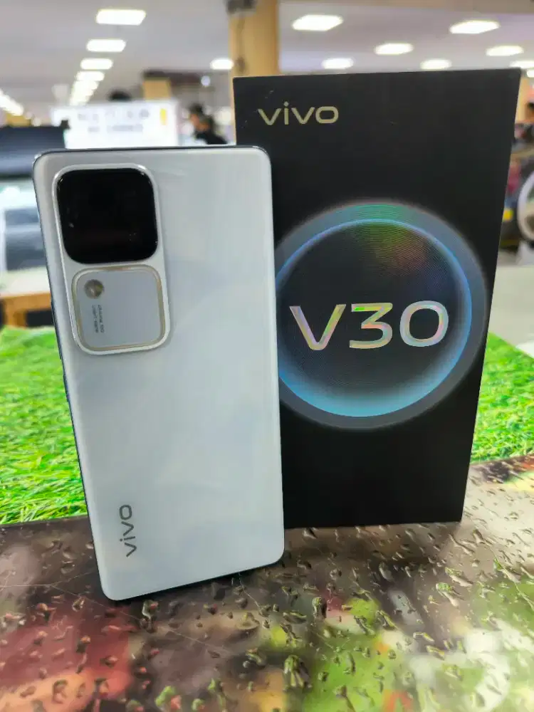 vivo v30 5G 8+8/256Gb