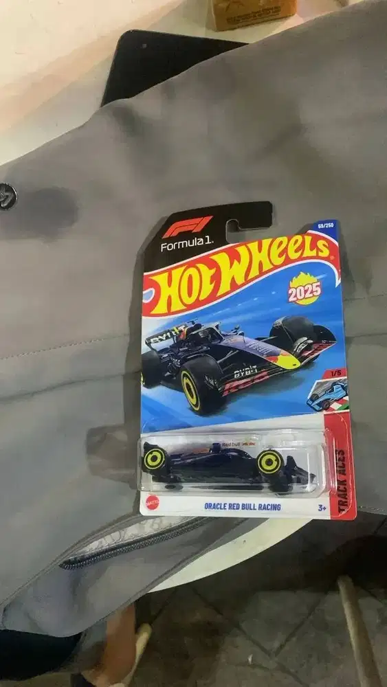 Hot Wheels F1 Oracle Red Bull Baru Segel