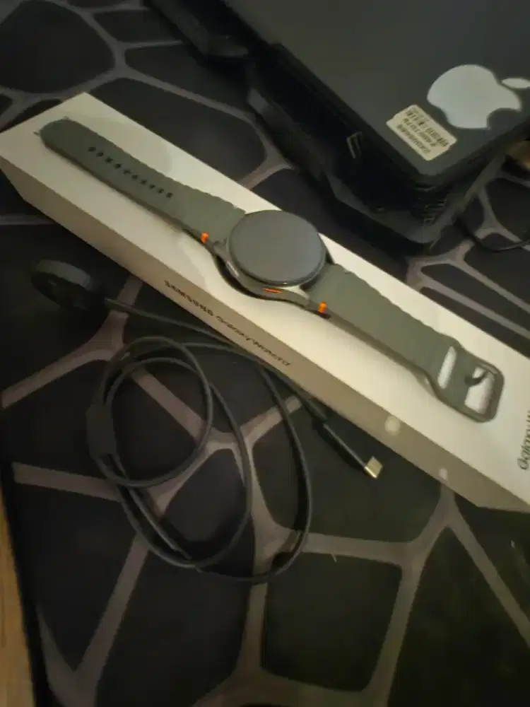 Jam tangan Galaxy Watch 7 40 mm