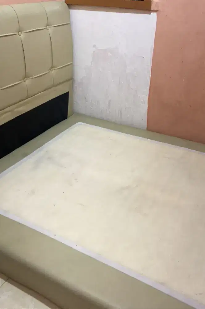 Jual cepat divan Airland + headboard kasur uk 160x200 (queen size)