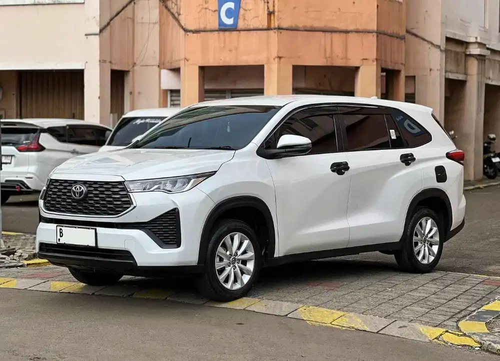 2023 Toyota Innova Zenix 2.0 V CVT Putih Metalik Record Siap TT