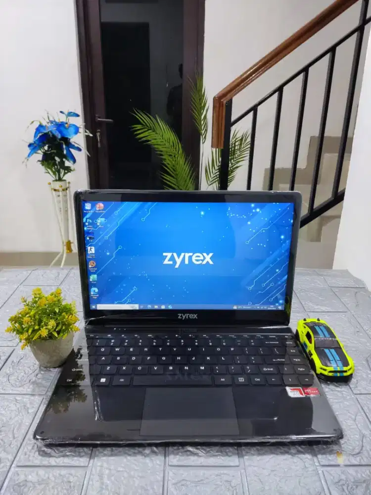 Laptop ZYREX KINTAMANI NOMINUS MULUS