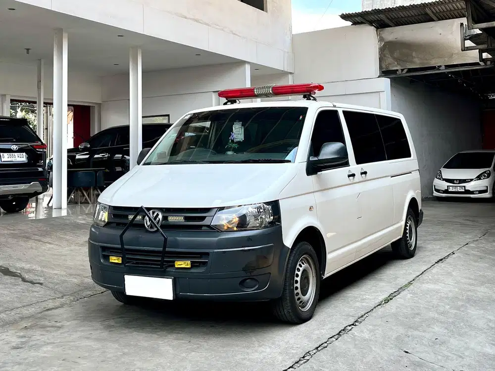 VW Transporter ambulance Diesel MT  
2013