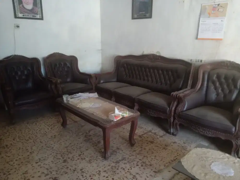 Kursi jarang dipakai ketimbang nganggur