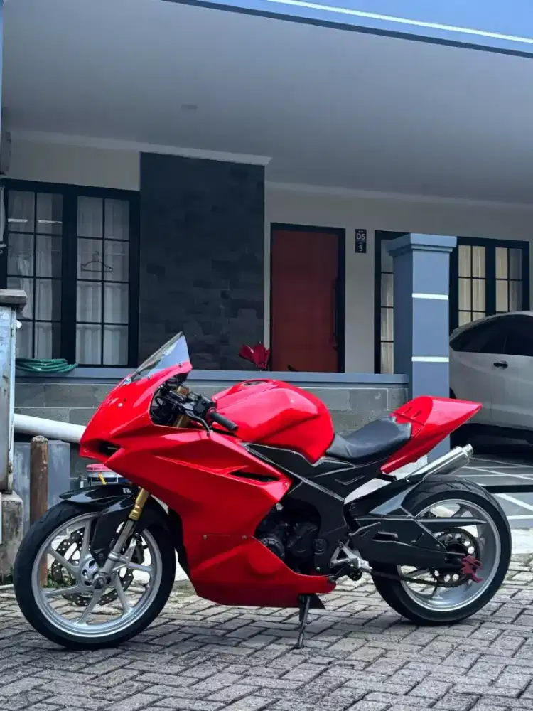 CBR 250RR SIAP NONGKRONG