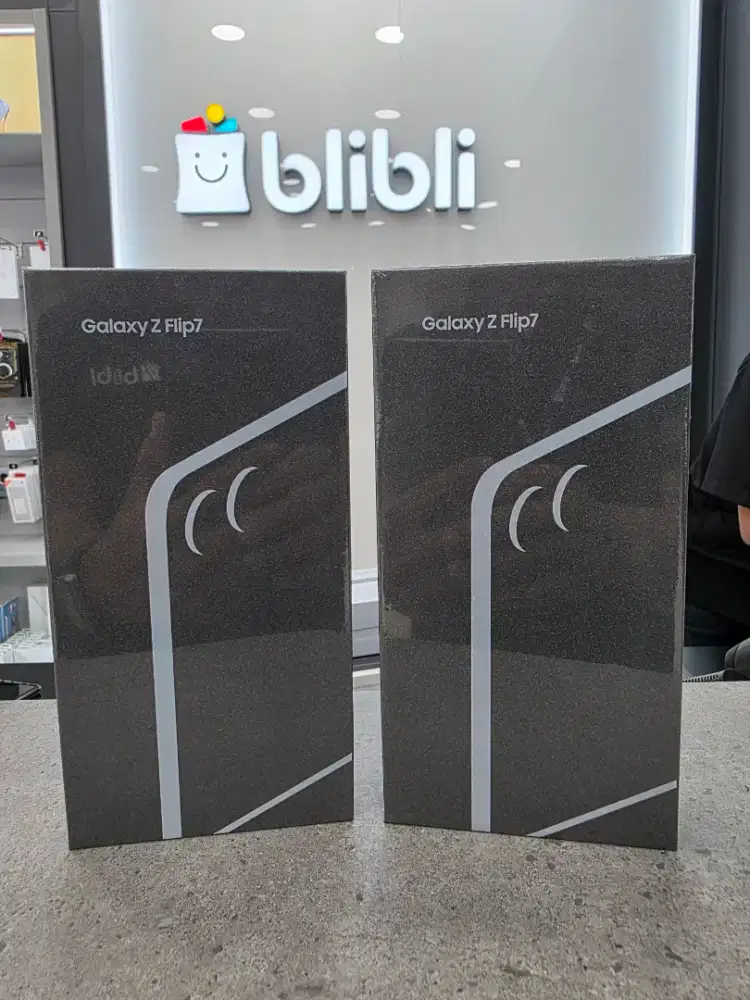 SAMSUNG Galaxy Z Flip7