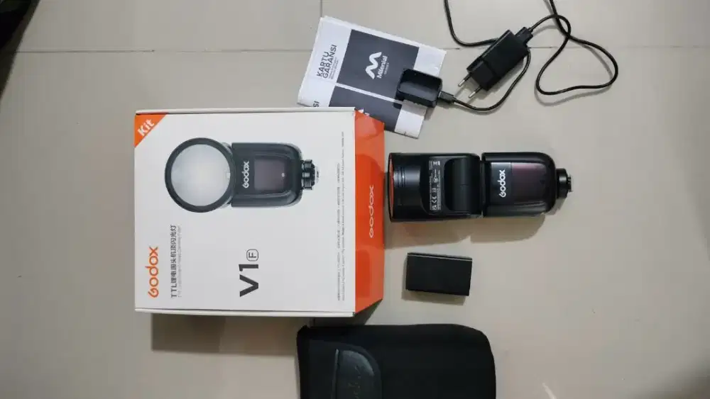 Flash godox v1 untuk kamera fujifilm like new (masih garansi)