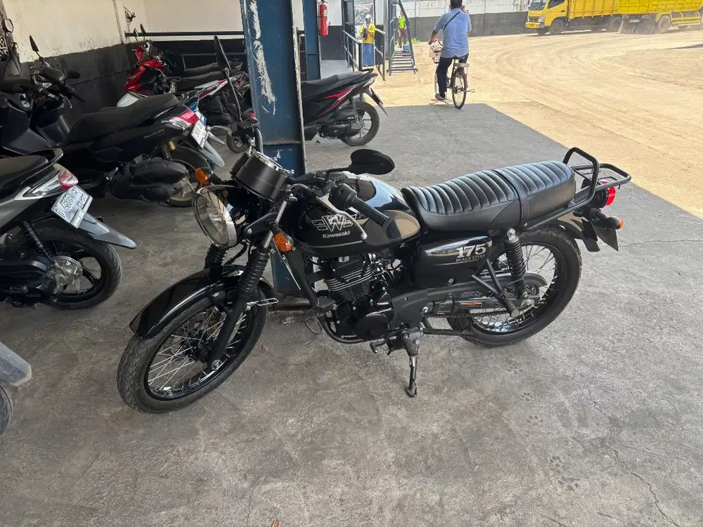 DIJUAL KAWASAKI W175 SE TAHUN 2022