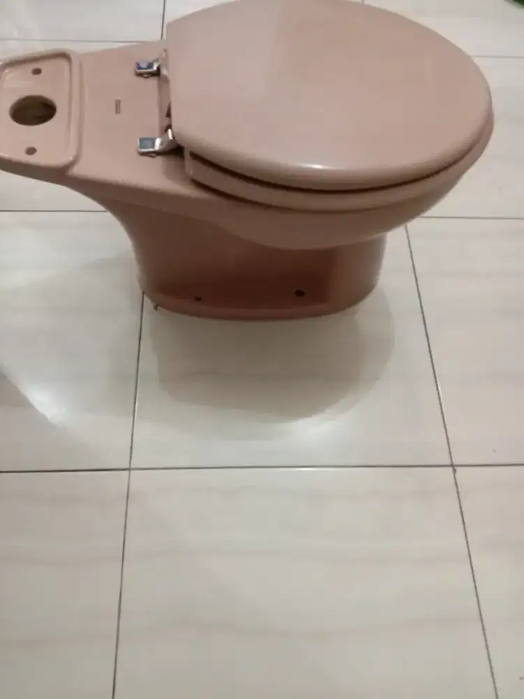 Kloset duduk seken Toto