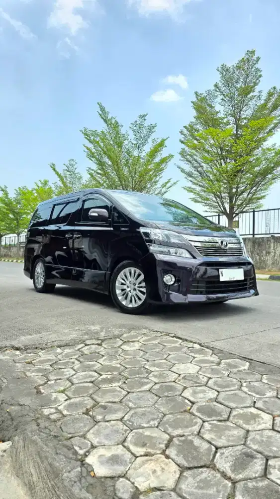Vellfire ZG PremSound warna langka kondisi istimewa